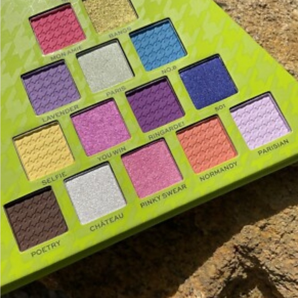 Revolution Parisian Glam Palette with Pink and Black Design - Picture 5 of 7